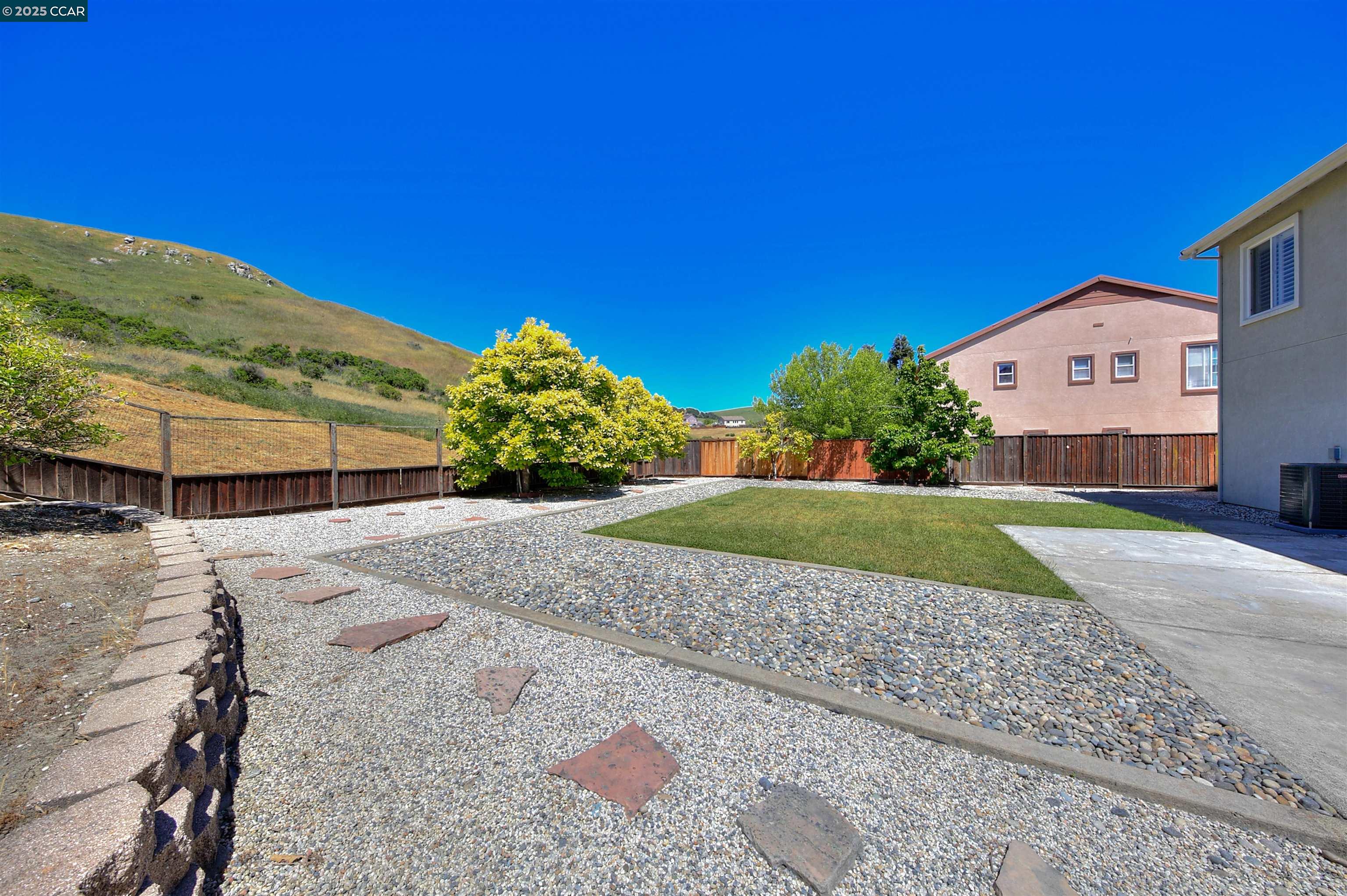 Detail Gallery Image 47 of 59 For 2927 Carlingford Ln, Vallejo,  CA 94591 - 4 Beds | 2/1 Baths
