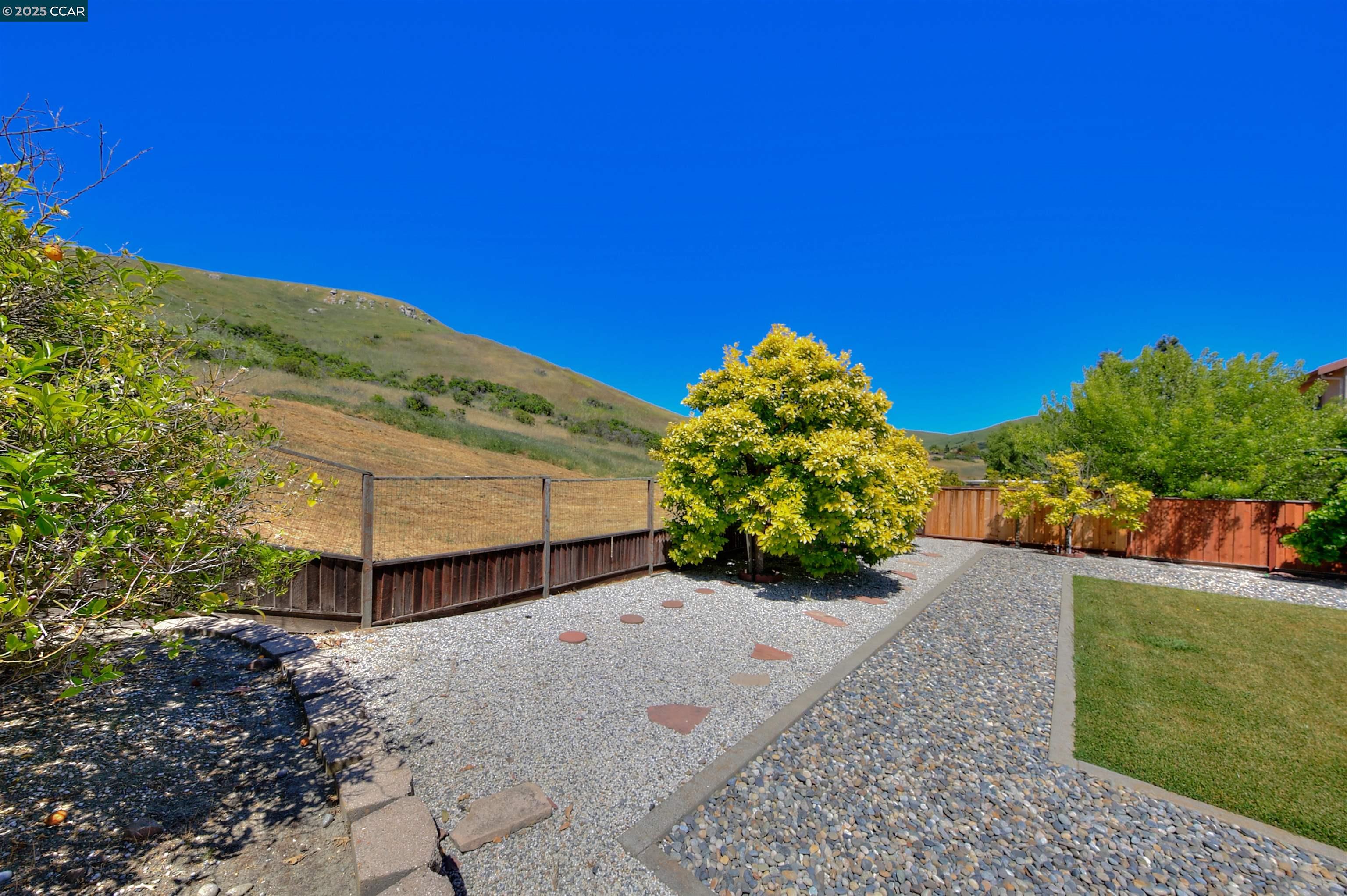 Detail Gallery Image 48 of 59 For 2927 Carlingford Ln, Vallejo,  CA 94591 - 4 Beds | 2/1 Baths
