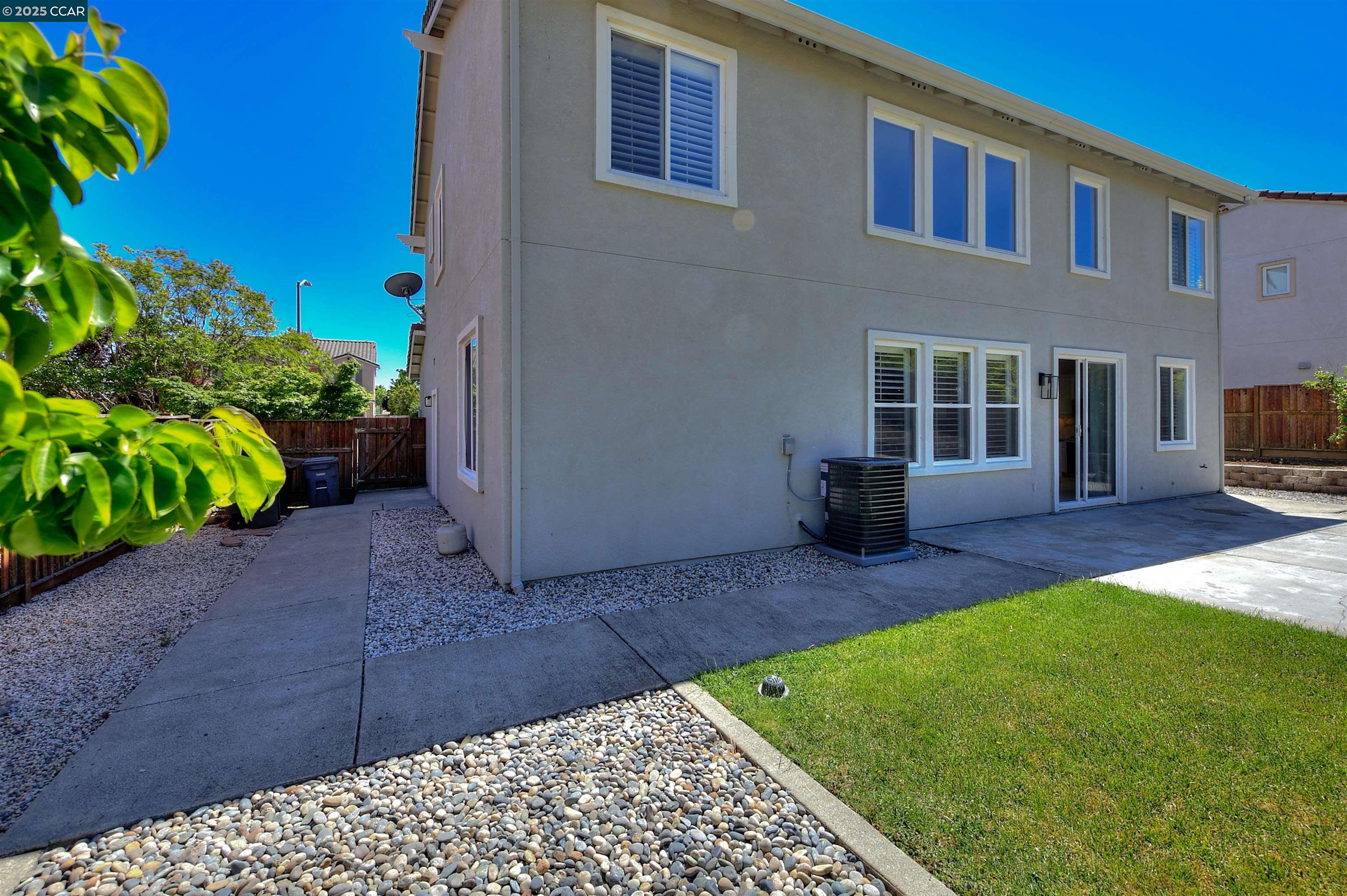 Detail Gallery Image 53 of 59 For 2927 Carlingford Ln, Vallejo,  CA 94591 - 4 Beds | 2/1 Baths