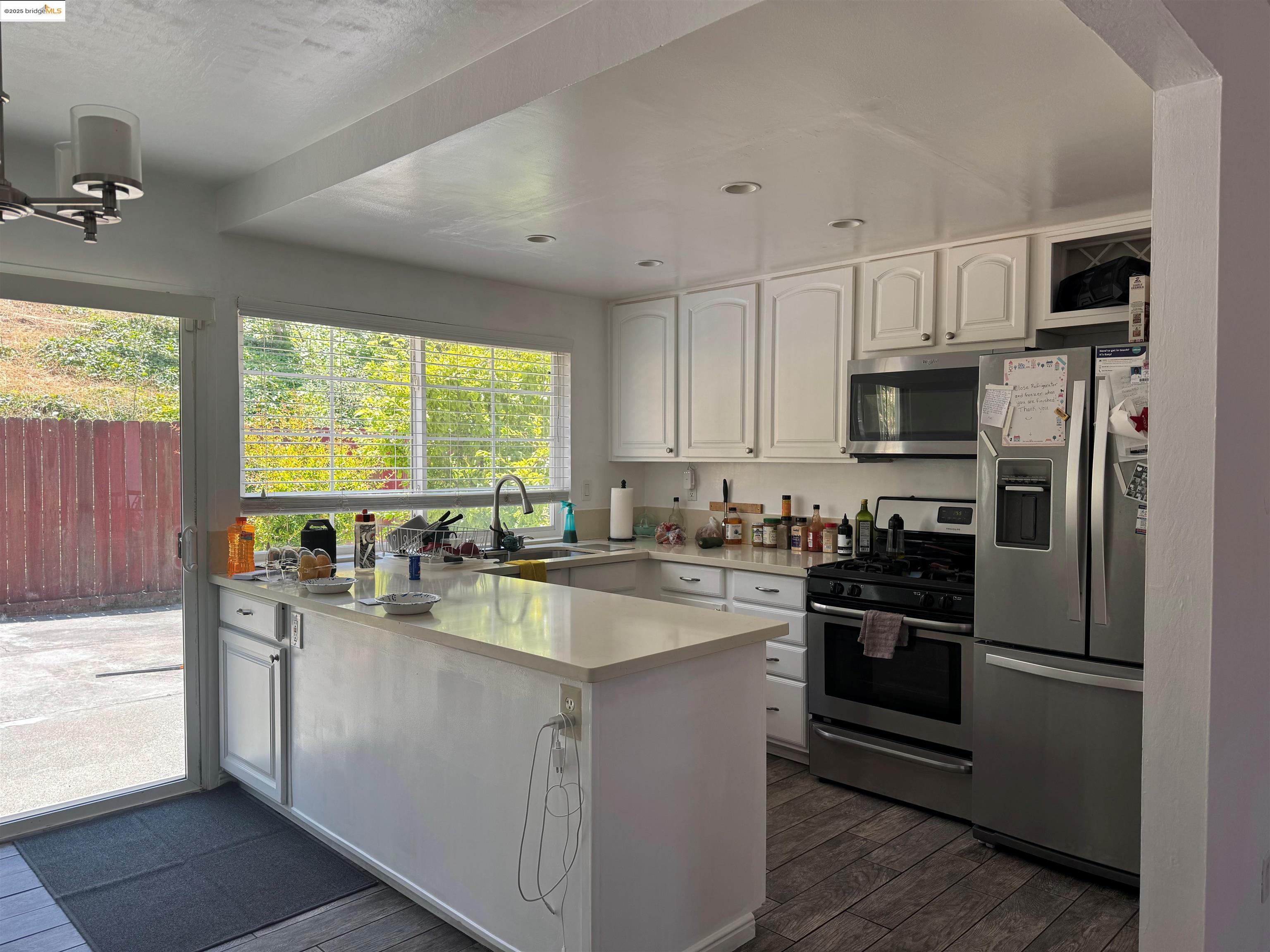 Detail Gallery Image 4 of 7 For 1052 Parkside Dr, El Sobrante,  CA 94803 - 4 Beds | 2 Baths