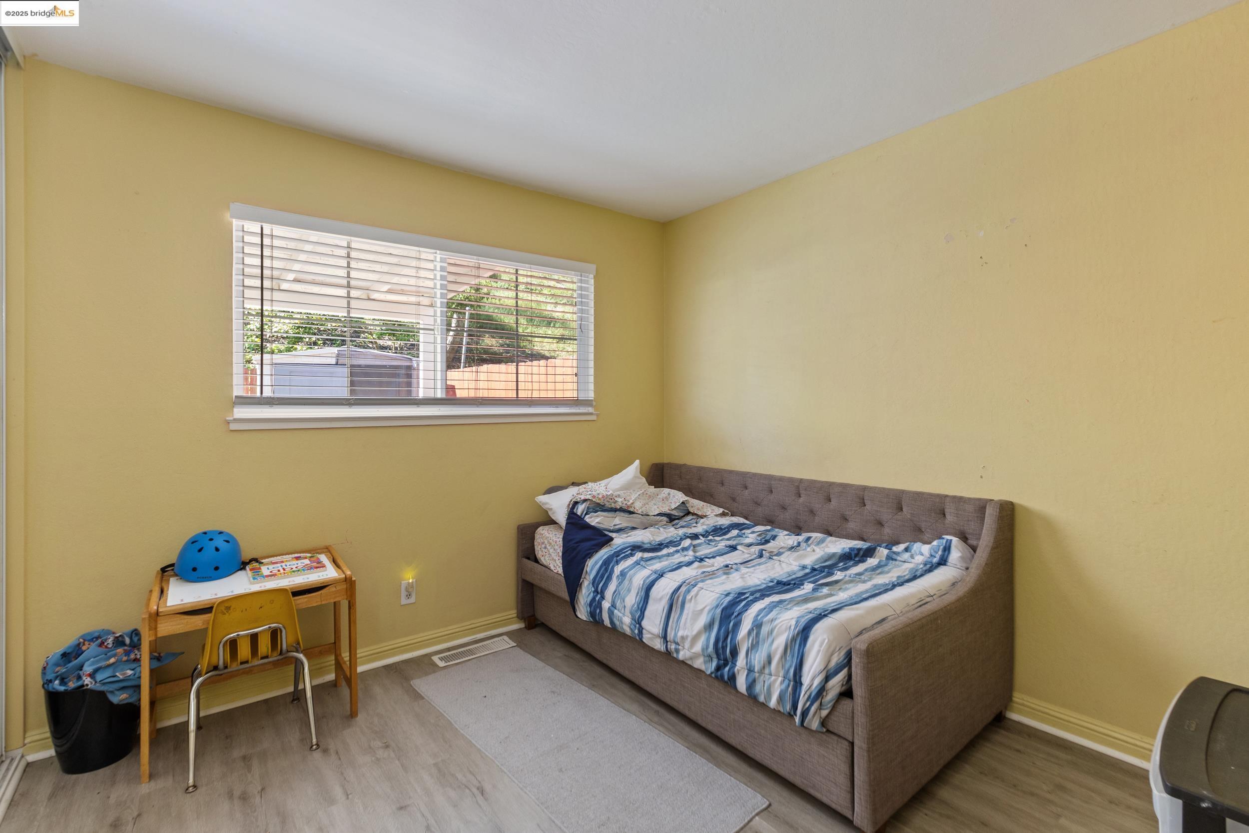 Detail Gallery Image 6 of 7 For 1052 Parkside Dr, El Sobrante,  CA 94803 - 4 Beds | 2 Baths