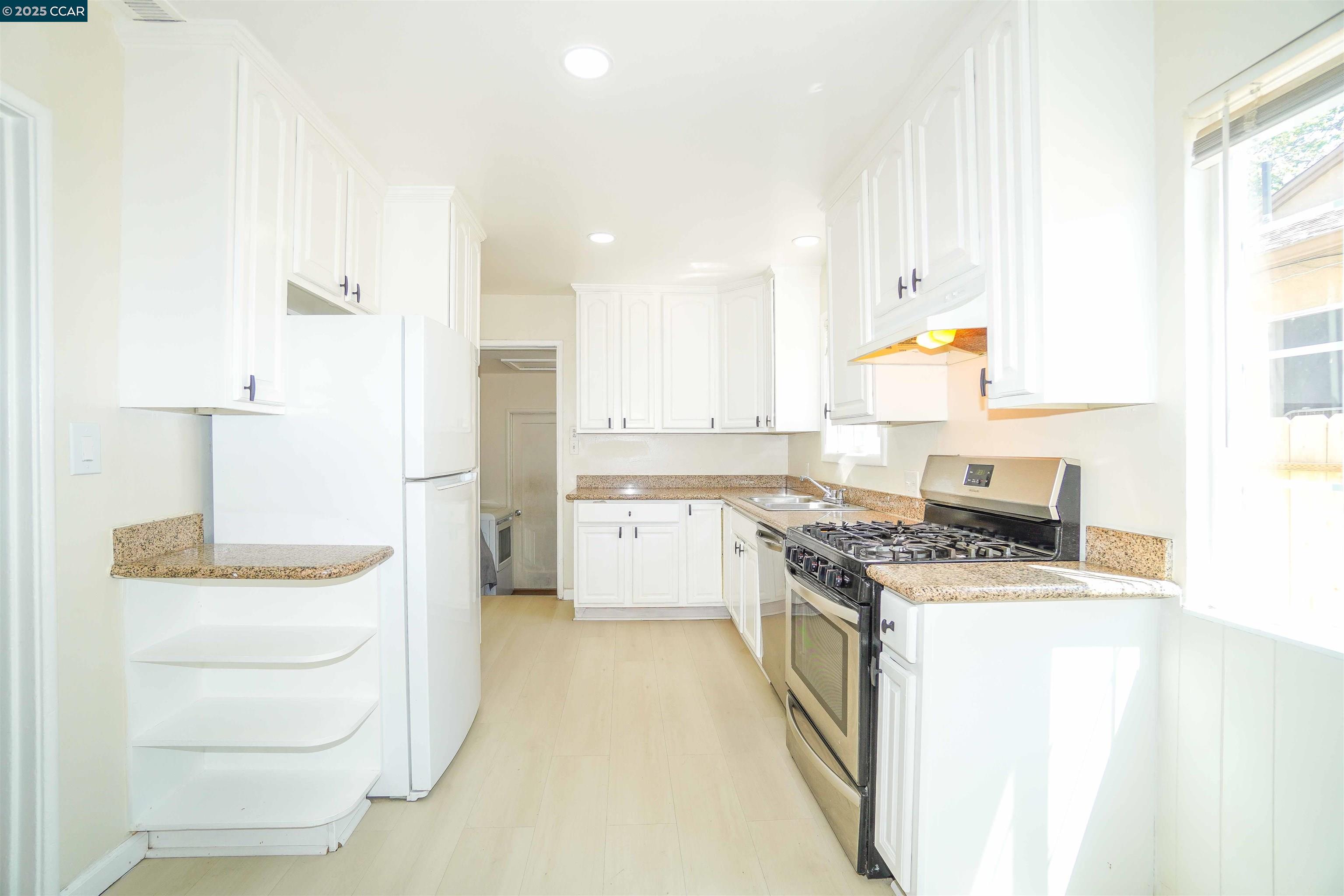 16829 Daryl Ave, San Lorenzo, California 94580, 5 Bedrooms Bedrooms, 7 Rooms Rooms,2 BathroomsBathrooms,Residential,For Sale,16829 Daryl Ave,41097512