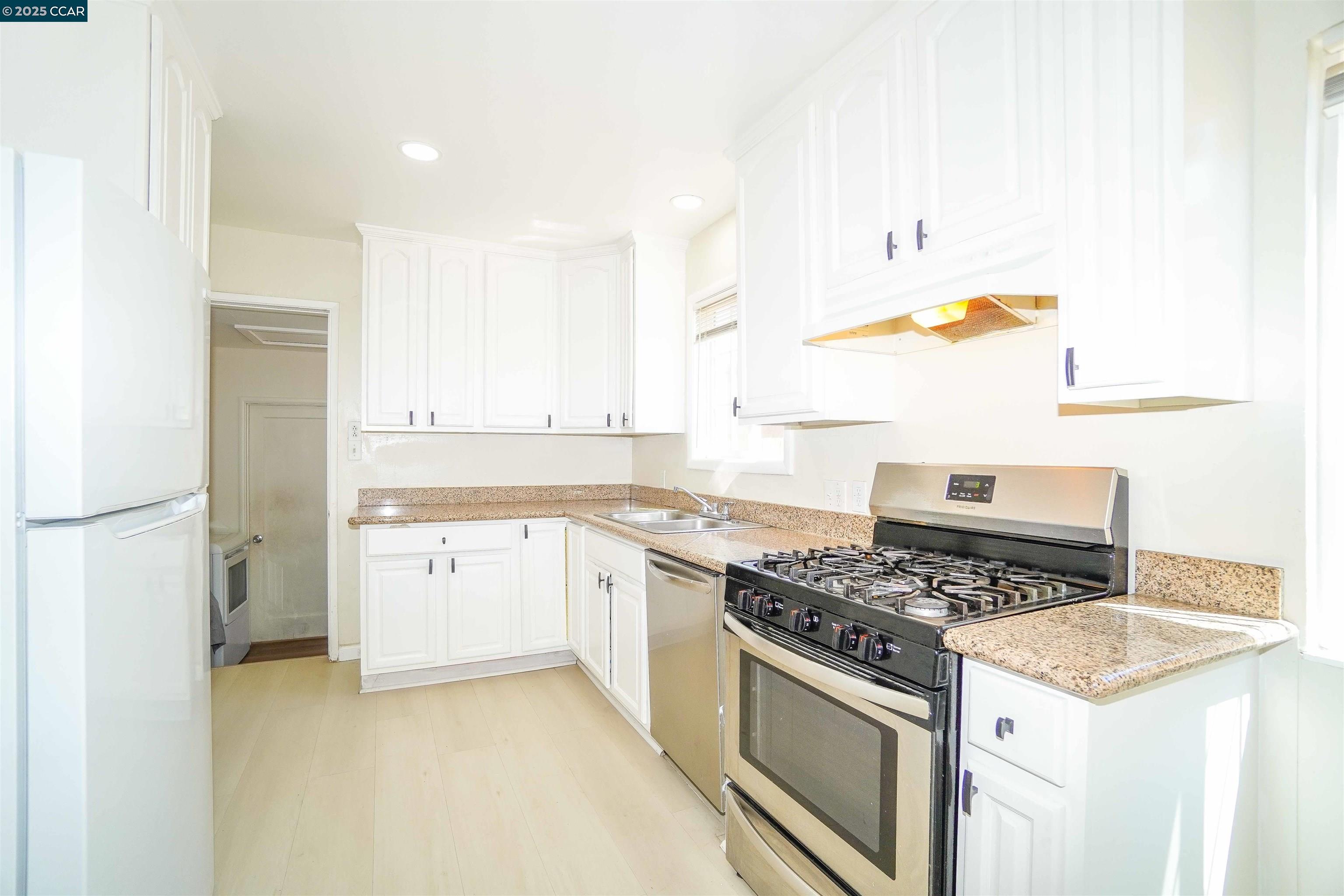 16829 Daryl Ave, San Lorenzo, California 94580, 5 Bedrooms Bedrooms, 7 Rooms Rooms,2 BathroomsBathrooms,Residential,For Sale,16829 Daryl Ave,41097512