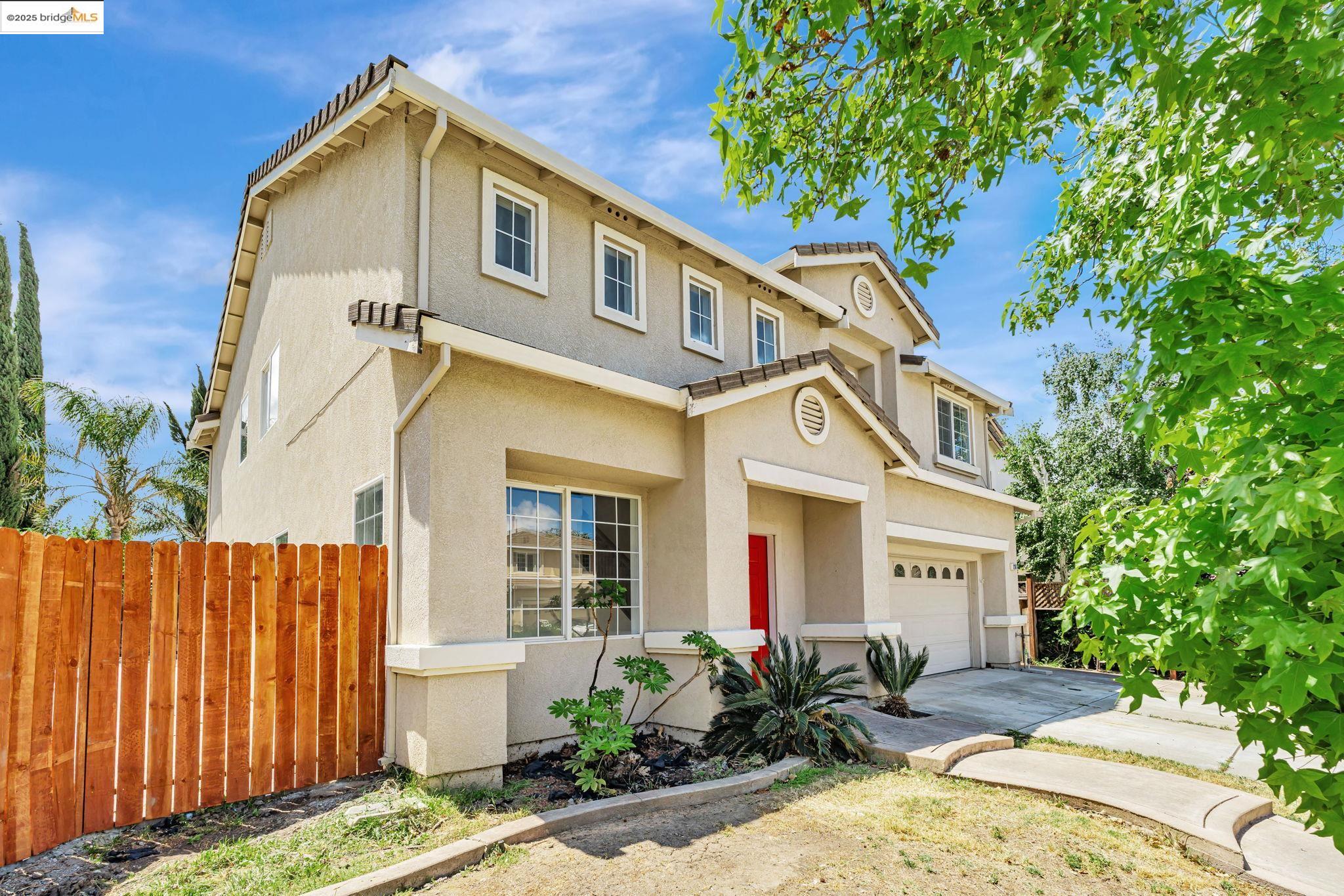 Detail Gallery Image 3 of 50 For 1261 King Loop, Tracy,  CA 95377 - 5 Beds | 3 Baths
