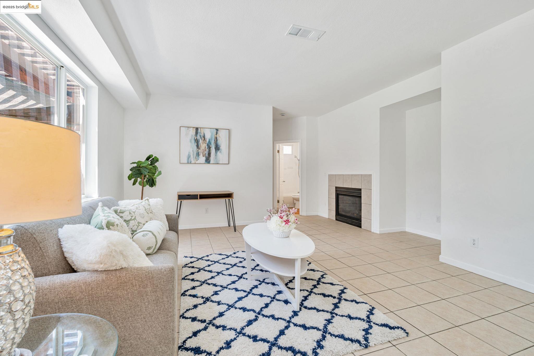 Detail Gallery Image 8 of 50 For 1261 King Loop, Tracy,  CA 95377 - 5 Beds | 3 Baths