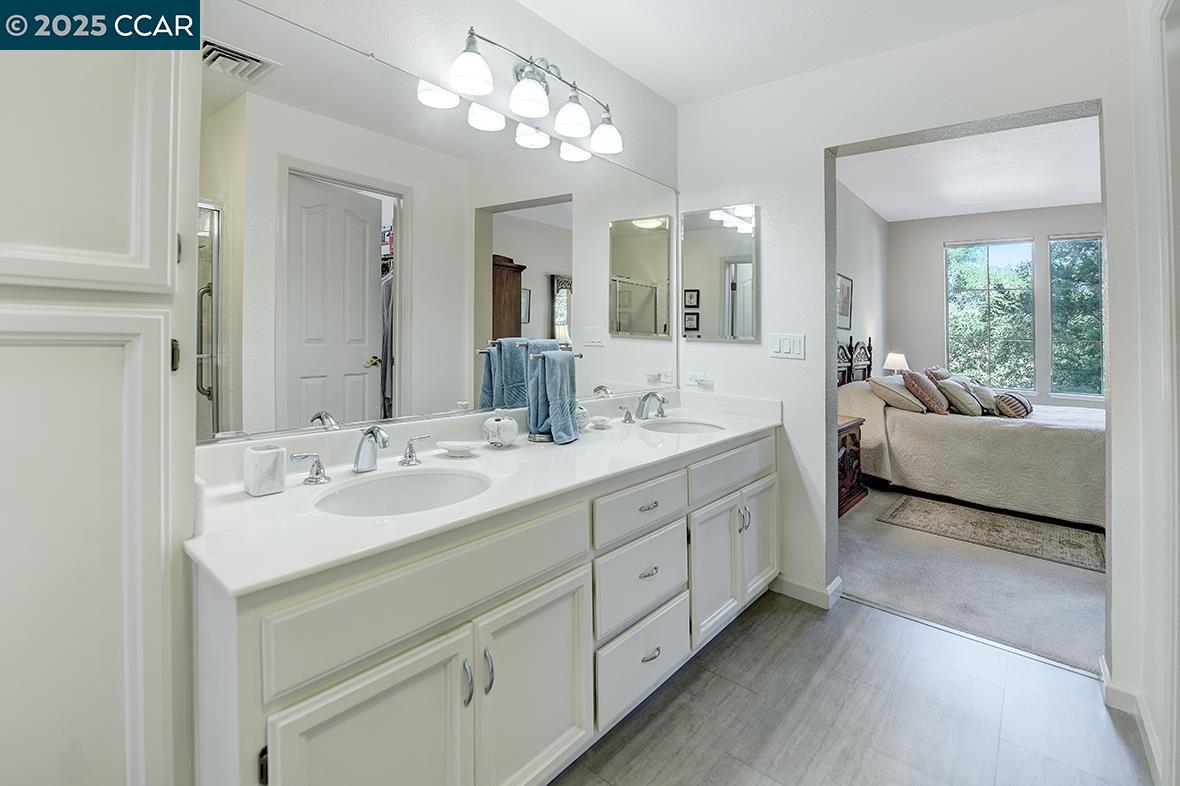 5910 Horsemans Canyon Dr # 5A, Walnut Creek, California 94595, 2 Bedrooms Bedrooms, 8 Rooms Rooms,2 BathroomsBathrooms,Residential,For Sale,5910 Horsemans Canyon Dr # 5A,41097516