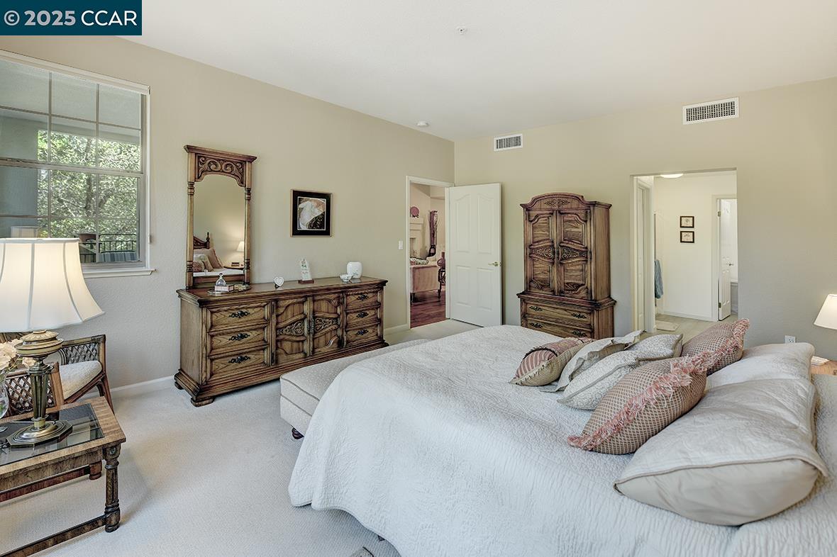 5910 Horsemans Canyon Dr # 5A, Walnut Creek, California 94595, 2 Bedrooms Bedrooms, 8 Rooms Rooms,2 BathroomsBathrooms,Residential,For Sale,5910 Horsemans Canyon Dr # 5A,41097516
