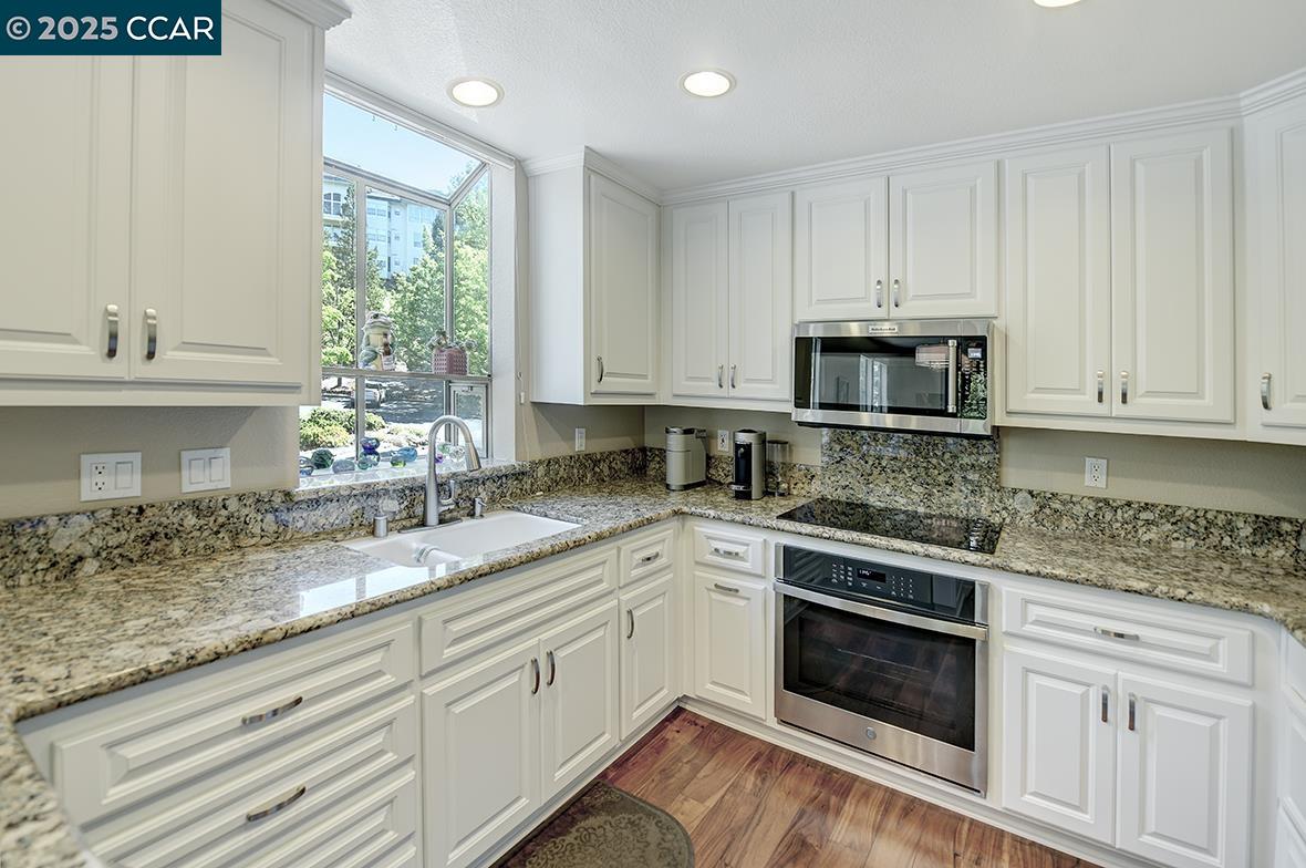 5910 Horsemans Canyon Dr # 5A, Walnut Creek, California 94595, 2 Bedrooms Bedrooms, 8 Rooms Rooms,2 BathroomsBathrooms,Residential,For Sale,5910 Horsemans Canyon Dr # 5A,41097516