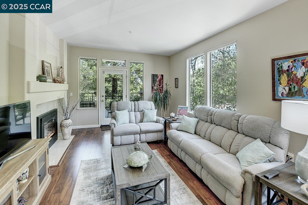 5910 Horsemans Canyon Dr # 5A, Walnut Creek, California 94595, 2 Bedrooms Bedrooms, 8 Rooms Rooms,2 BathroomsBathrooms,Residential,For Sale,5910 Horsemans Canyon Dr # 5A,41097516