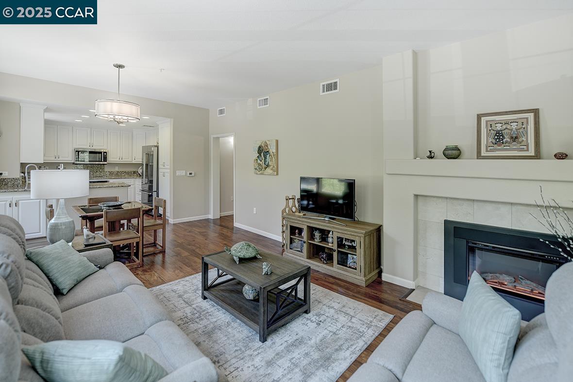 5910 Horsemans Canyon Dr # 5A, Walnut Creek, California 94595, 2 Bedrooms Bedrooms, 8 Rooms Rooms,2 BathroomsBathrooms,Residential,For Sale,5910 Horsemans Canyon Dr # 5A,41097516