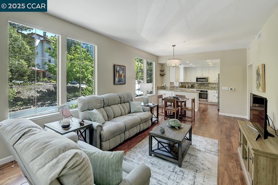 5910 Horsemans Canyon Dr # 5A, Walnut Creek, California 94595, 2 Bedrooms Bedrooms, 8 Rooms Rooms,2 BathroomsBathrooms,Residential,For Sale,5910 Horsemans Canyon Dr # 5A,41097516