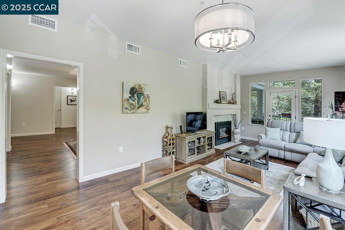 5910 Horsemans Canyon Dr # 5A, Walnut Creek, California 94595, 2 Bedrooms Bedrooms, 8 Rooms Rooms,2 BathroomsBathrooms,Residential,For Sale,5910 Horsemans Canyon Dr # 5A,41097516