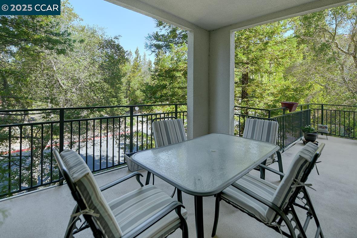 5910 Horsemans Canyon Dr # 5A, Walnut Creek, California 94595, 2 Bedrooms Bedrooms, 8 Rooms Rooms,2 BathroomsBathrooms,Residential,For Sale,5910 Horsemans Canyon Dr # 5A,41097516