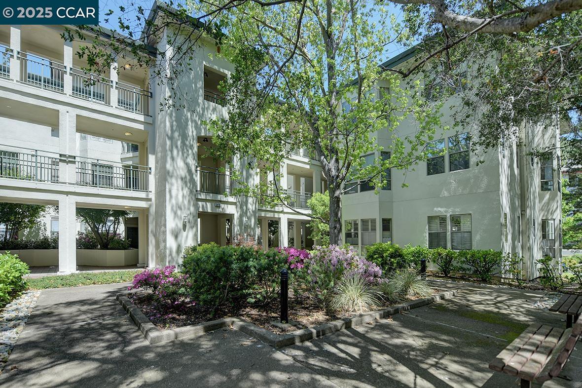 5910 Horsemans Canyon Dr # 5A, Walnut Creek, California 94595, 2 Bedrooms Bedrooms, 8 Rooms Rooms,2 BathroomsBathrooms,Residential,For Sale,5910 Horsemans Canyon Dr # 5A,41097516