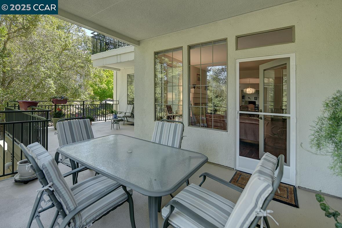 5910 Horsemans Canyon Dr # 5A, Walnut Creek, California 94595, 2 Bedrooms Bedrooms, 8 Rooms Rooms,2 BathroomsBathrooms,Residential,For Sale,5910 Horsemans Canyon Dr # 5A,41097516