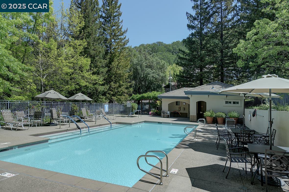 5910 Horsemans Canyon Dr # 5A, Walnut Creek, California 94595, 2 Bedrooms Bedrooms, 8 Rooms Rooms,2 BathroomsBathrooms,Residential,For Sale,5910 Horsemans Canyon Dr # 5A,41097516
