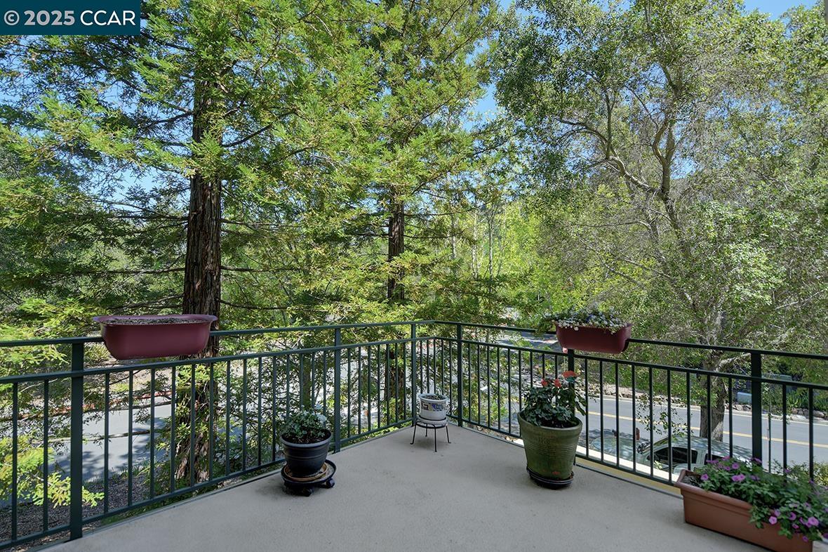 5910 Horsemans Canyon Dr # 5A, Walnut Creek, California 94595, 2 Bedrooms Bedrooms, 8 Rooms Rooms,2 BathroomsBathrooms,Residential,For Sale,5910 Horsemans Canyon Dr # 5A,41097516