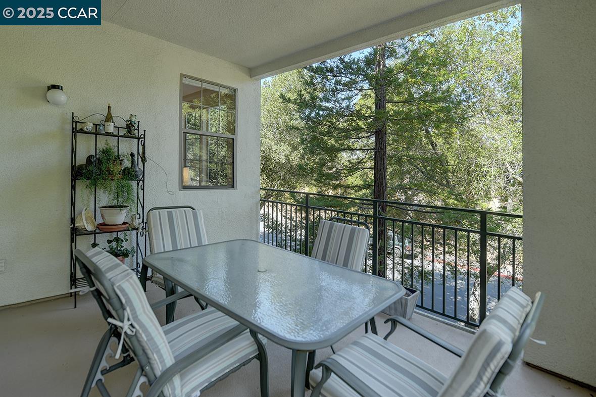 5910 Horsemans Canyon Dr # 5A, Walnut Creek, California 94595, 2 Bedrooms Bedrooms, 8 Rooms Rooms,2 BathroomsBathrooms,Residential,For Sale,5910 Horsemans Canyon Dr # 5A,41097516