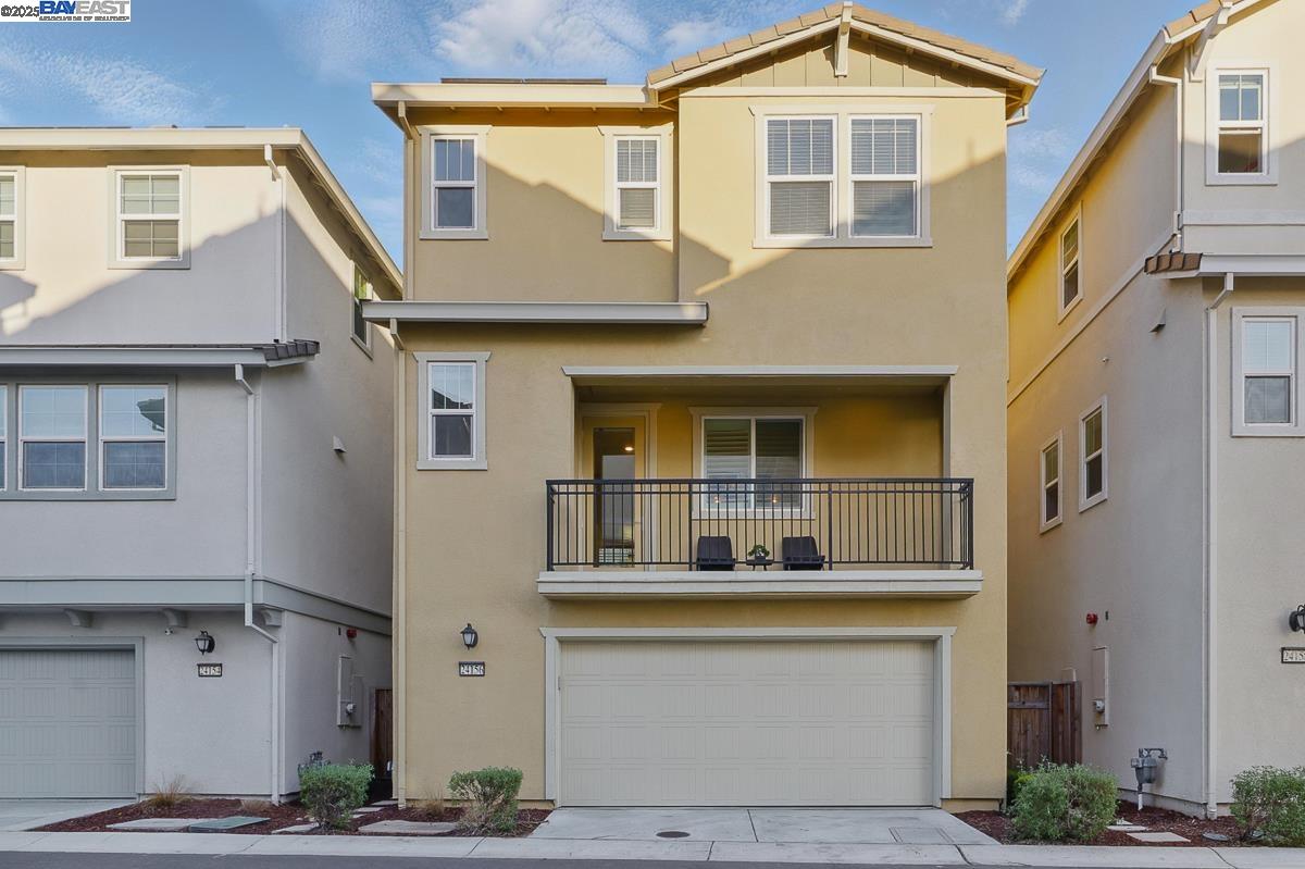 Detail Gallery Image 2 of 51 For 24156 Amaranth Loop, Hayward,  CA 94541 - 3 Beds | 3/1 Baths