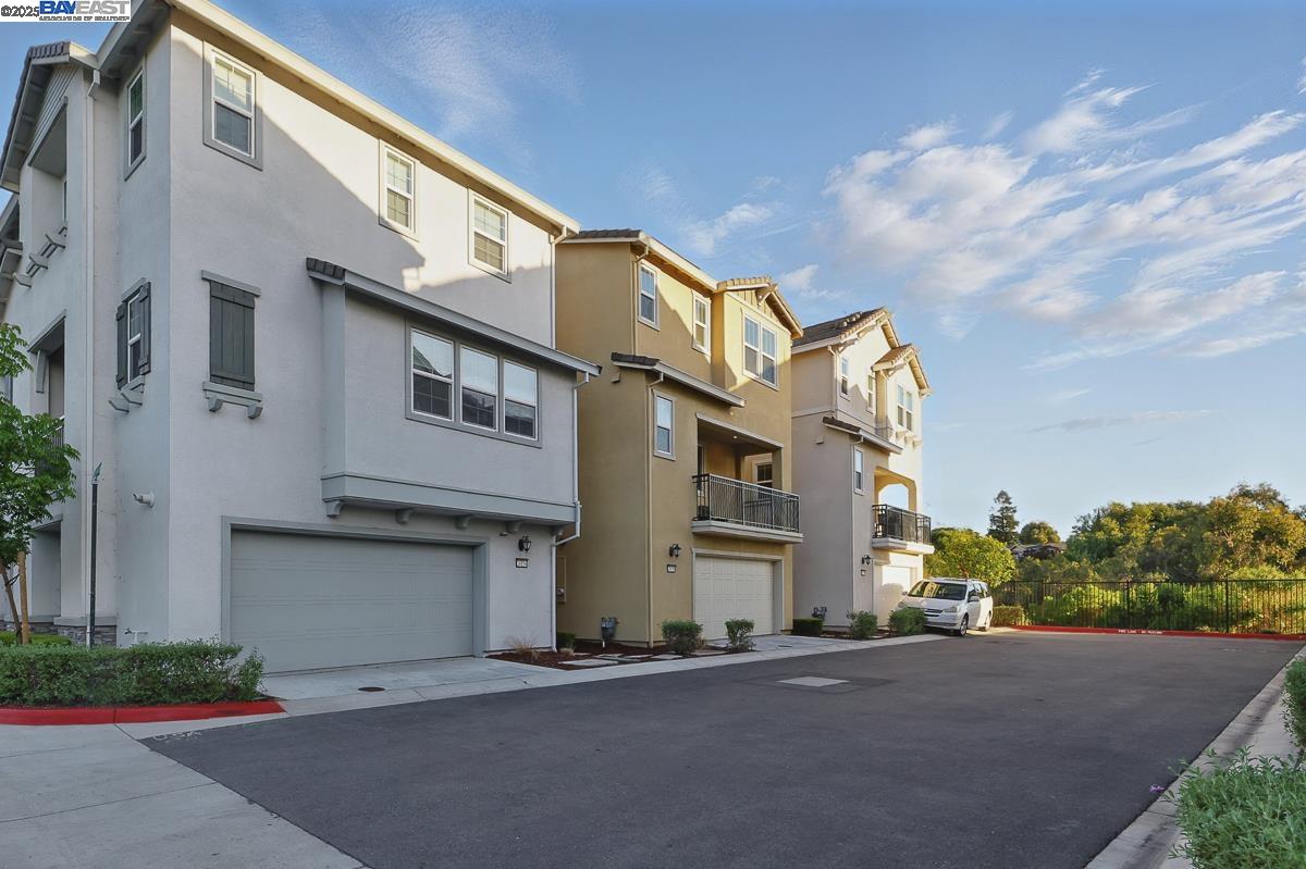 24156 Amaranth Loop, Hayward, California 94541, 3 Bedrooms Bedrooms, 5 Rooms Rooms,3 BathroomsBathrooms,Residential,For Sale,24156 Amaranth Loop,41097518