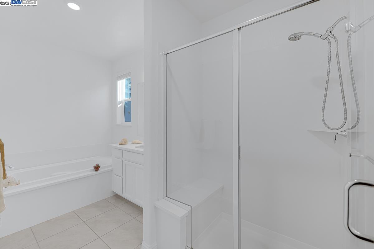 24156 Amaranth Loop, Hayward, California 94541, 3 Bedrooms Bedrooms, 5 Rooms Rooms,3 BathroomsBathrooms,Residential,For Sale,24156 Amaranth Loop,41097518