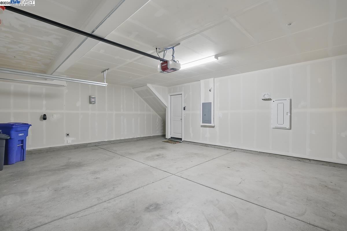 24156 Amaranth Loop, Hayward, California 94541, 3 Bedrooms Bedrooms, 5 Rooms Rooms,3 BathroomsBathrooms,Residential,For Sale,24156 Amaranth Loop,41097518
