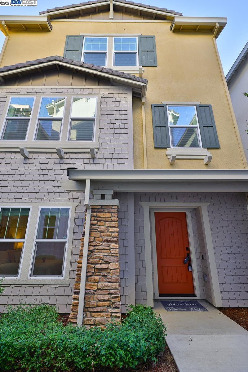 24156 Amaranth Loop, Hayward, California 94541, 3 Bedrooms Bedrooms, 5 Rooms Rooms,3 BathroomsBathrooms,Residential,For Sale,24156 Amaranth Loop,41097518
