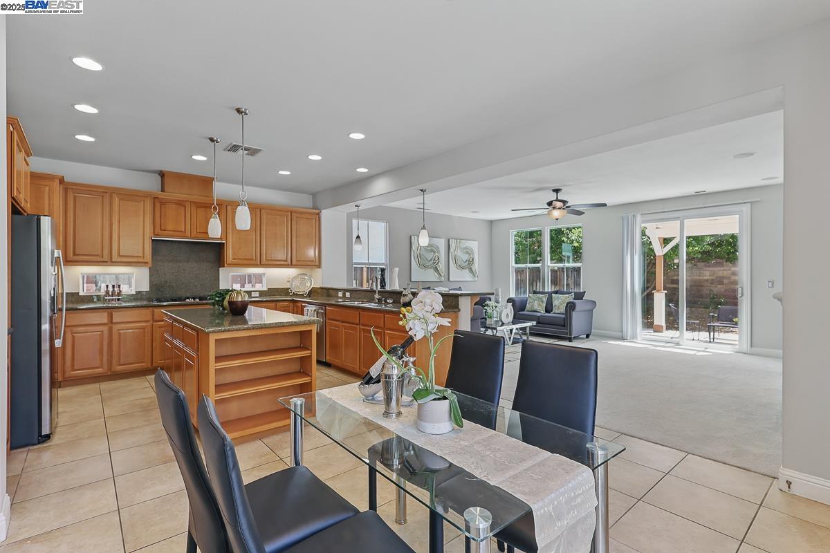 Detail Gallery Image 24 of 60 For 626 W La Canada Ave, Mountain House,  CA 95391 - 4 Beds | 2/1 Baths