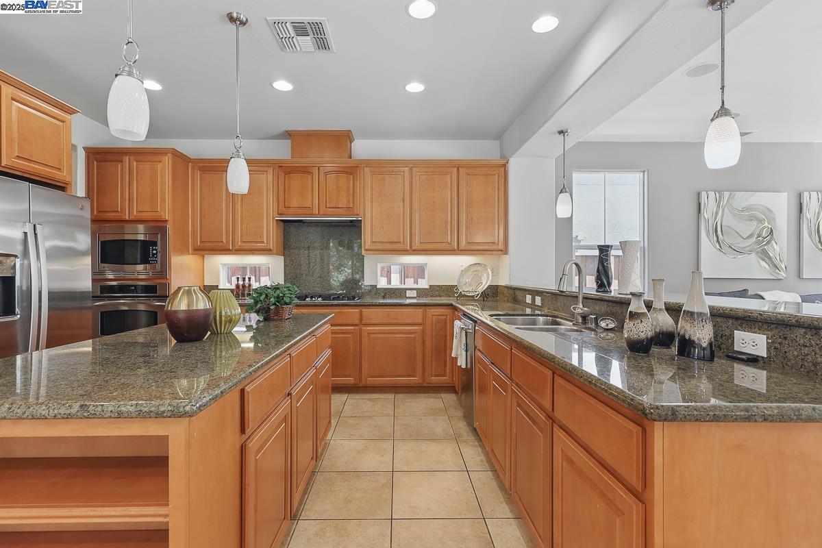 Detail Gallery Image 26 of 60 For 626 W La Canada Ave, Mountain House,  CA 95391 - 4 Beds | 2/1 Baths