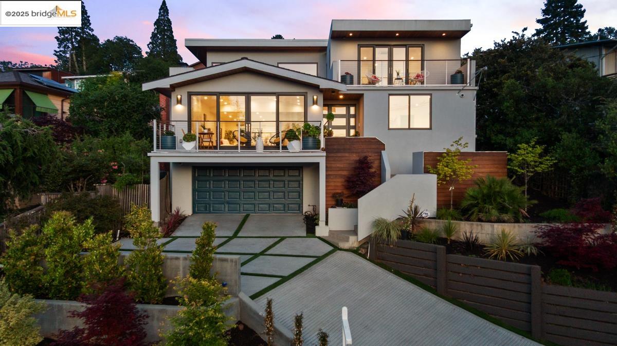 Detail Gallery Image 1 of 60 For 1449 Grizzly Peak Blvd, Berkeley,  CA 94708 - 5 Beds | 4 Baths