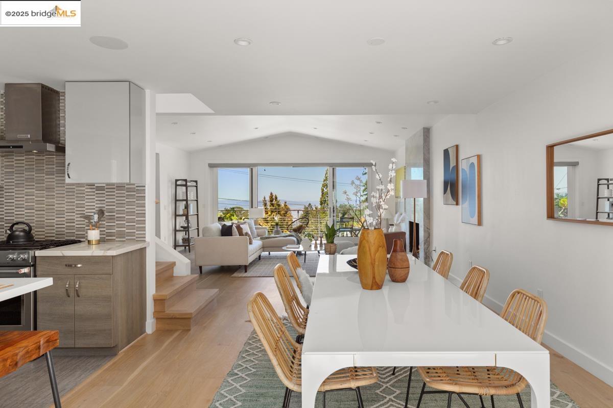 Detail Gallery Image 15 of 60 For 1449 Grizzly Peak Blvd, Berkeley,  CA 94708 - 5 Beds | 4 Baths