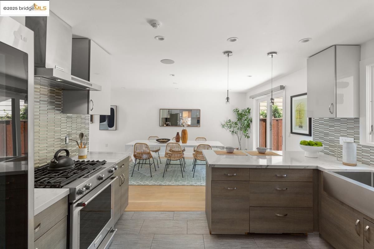Detail Gallery Image 17 of 60 For 1449 Grizzly Peak Blvd, Berkeley,  CA 94708 - 5 Beds | 4 Baths