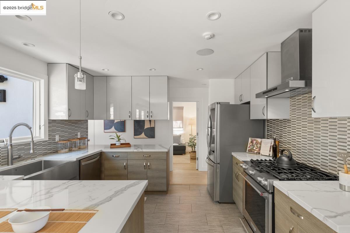 Detail Gallery Image 20 of 60 For 1449 Grizzly Peak Blvd, Berkeley,  CA 94708 - 5 Beds | 4 Baths