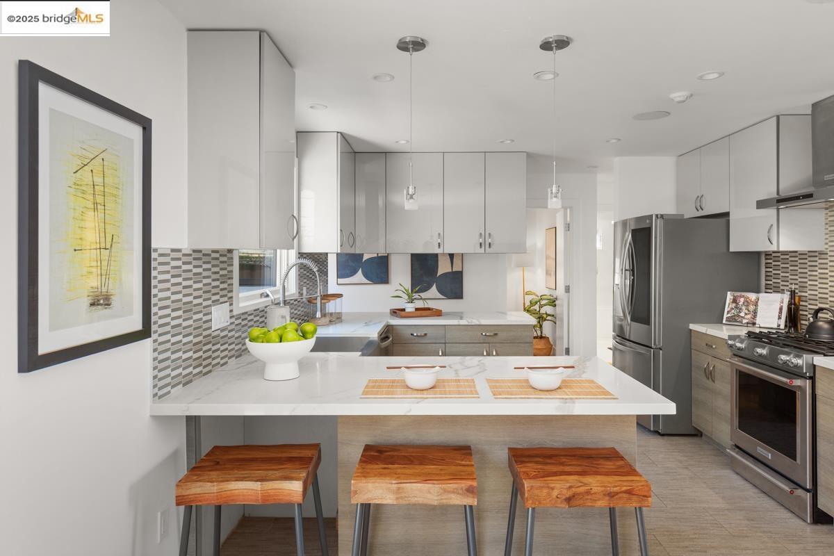 Detail Gallery Image 23 of 60 For 1449 Grizzly Peak Blvd, Berkeley,  CA 94708 - 5 Beds | 4 Baths