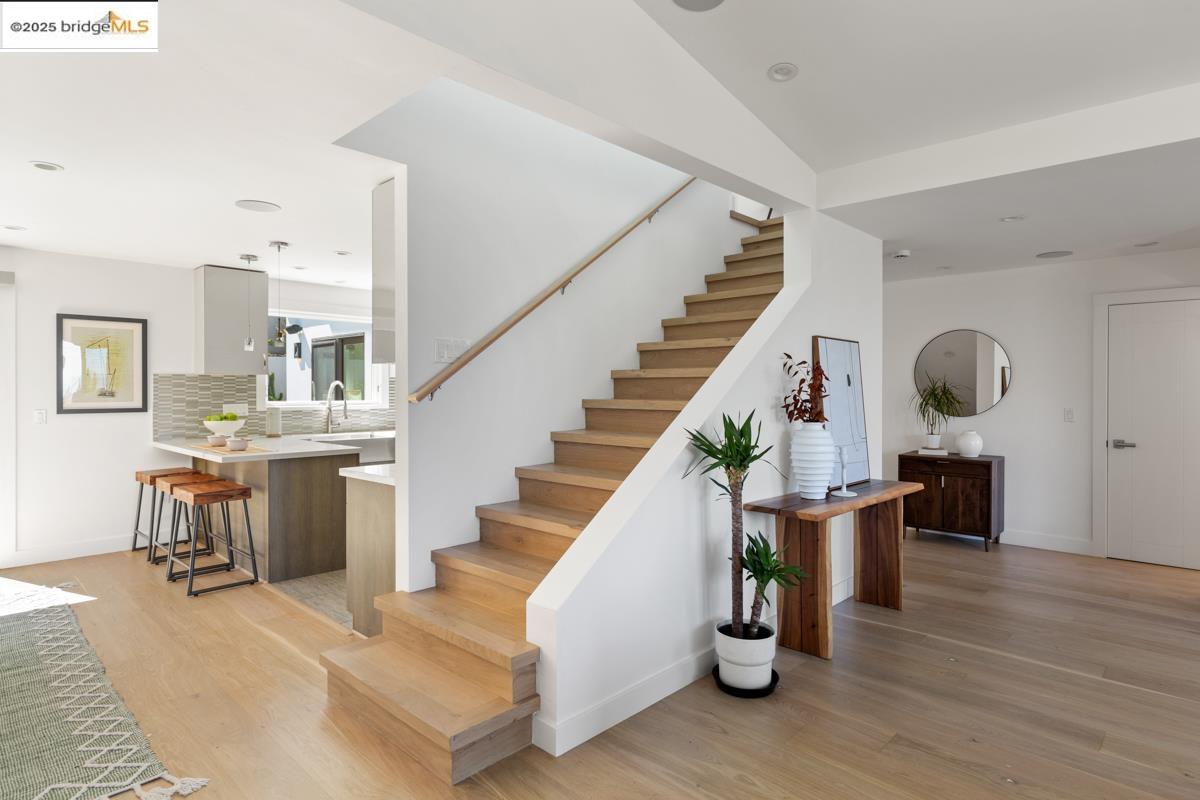 Detail Gallery Image 24 of 60 For 1449 Grizzly Peak Blvd, Berkeley,  CA 94708 - 5 Beds | 4 Baths