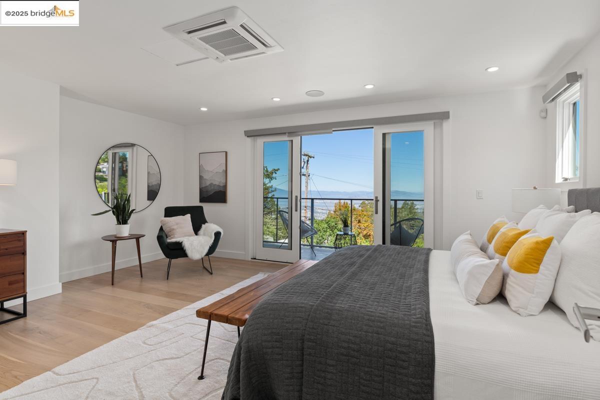 Detail Gallery Image 25 of 60 For 1449 Grizzly Peak Blvd, Berkeley,  CA 94708 - 5 Beds | 4 Baths