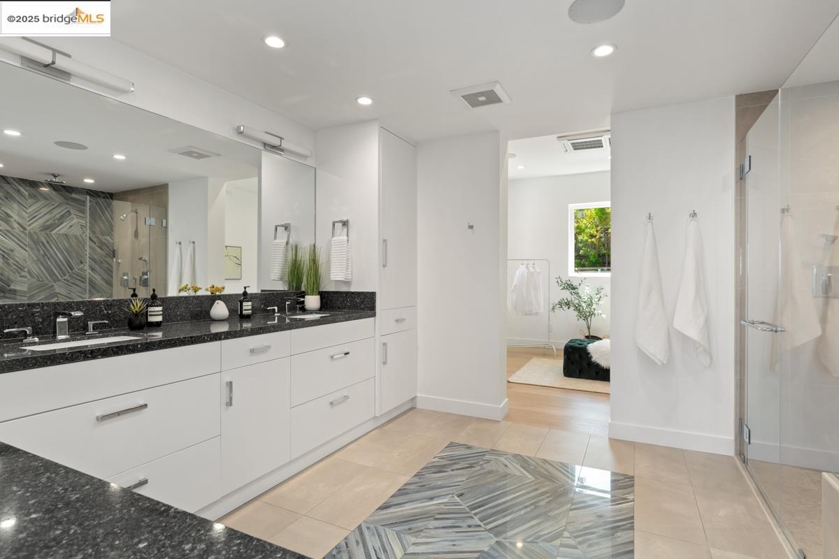 Detail Gallery Image 31 of 60 For 1449 Grizzly Peak Blvd, Berkeley,  CA 94708 - 5 Beds | 4 Baths