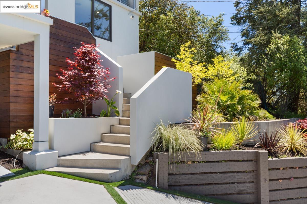 Detail Gallery Image 48 of 60 For 1449 Grizzly Peak Blvd, Berkeley,  CA 94708 - 5 Beds | 4 Baths