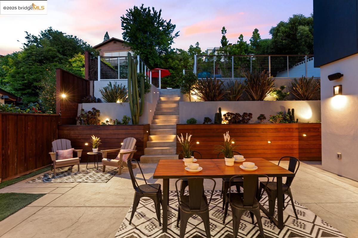 Detail Gallery Image 50 of 60 For 1449 Grizzly Peak Blvd, Berkeley,  CA 94708 - 5 Beds | 4 Baths