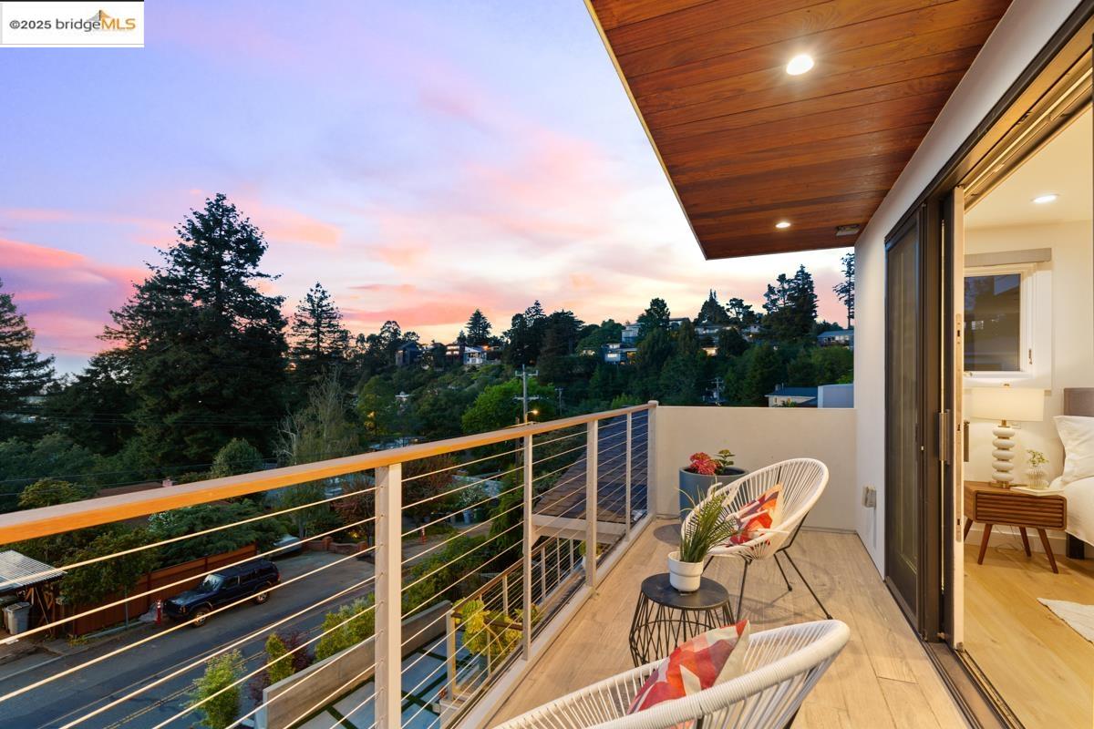 Detail Gallery Image 53 of 60 For 1449 Grizzly Peak Blvd, Berkeley,  CA 94708 - 5 Beds | 4 Baths