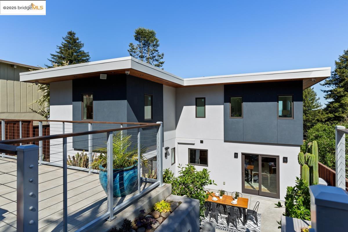 Detail Gallery Image 54 of 60 For 1449 Grizzly Peak Blvd, Berkeley,  CA 94708 - 5 Beds | 4 Baths
