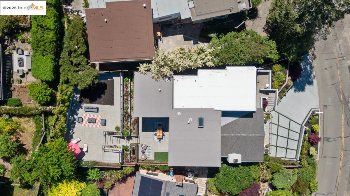 Detail Gallery Image 59 of 60 For 1449 Grizzly Peak Blvd, Berkeley,  CA 94708 - 5 Beds | 4 Baths