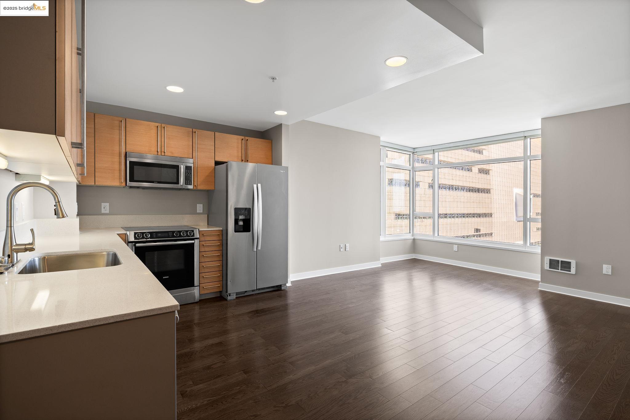 1160 Mission St # 2010, San Francisco, California 94103, 1 Bedroom Bedrooms, 3 Rooms Rooms,1 BathroomBathrooms,Residential,For Sale,1160 Mission St # 2010,41097523