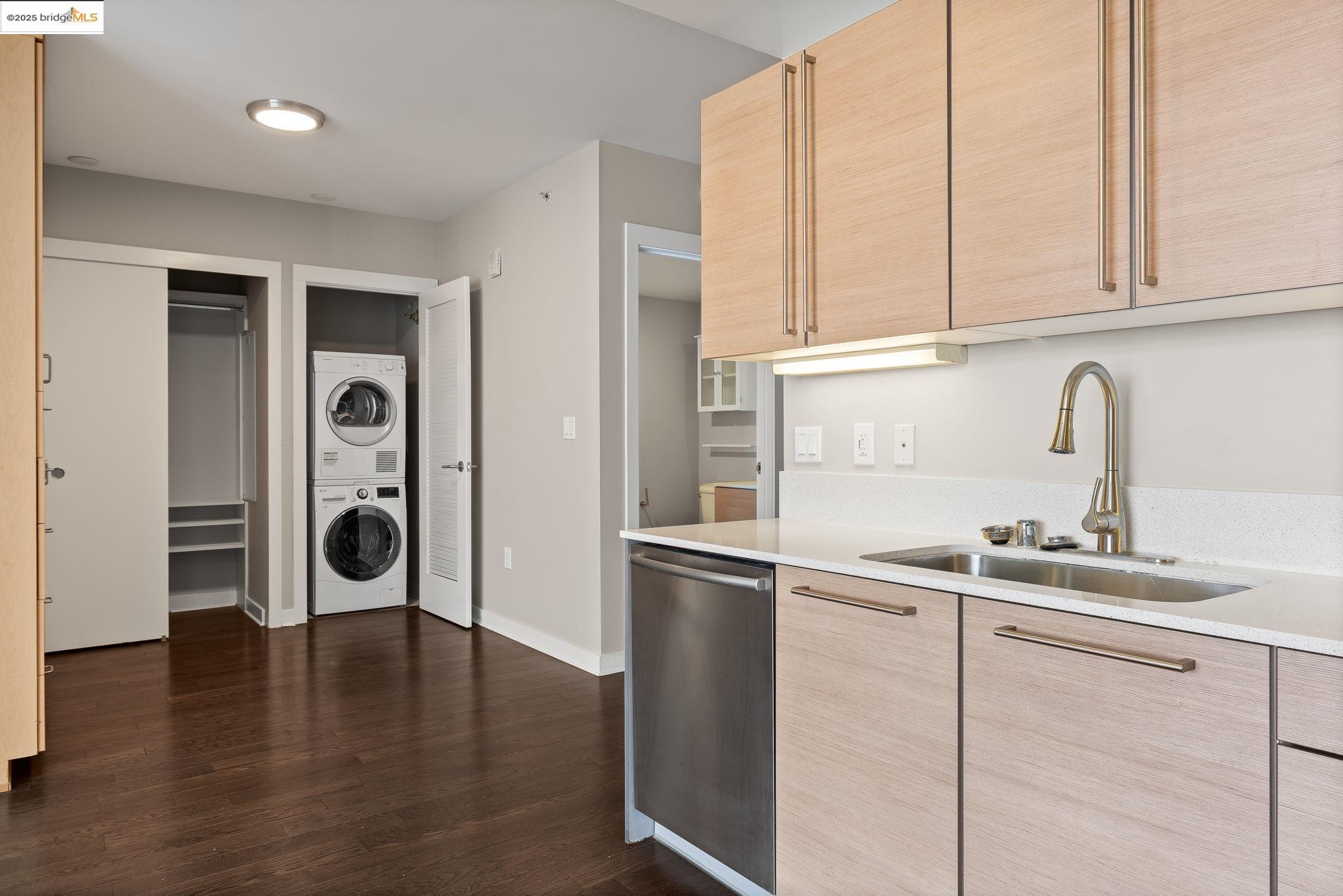 1160 Mission St # 2010, San Francisco, California 94103, 1 Bedroom Bedrooms, 3 Rooms Rooms,1 BathroomBathrooms,Residential,For Sale,1160 Mission St # 2010,41097523