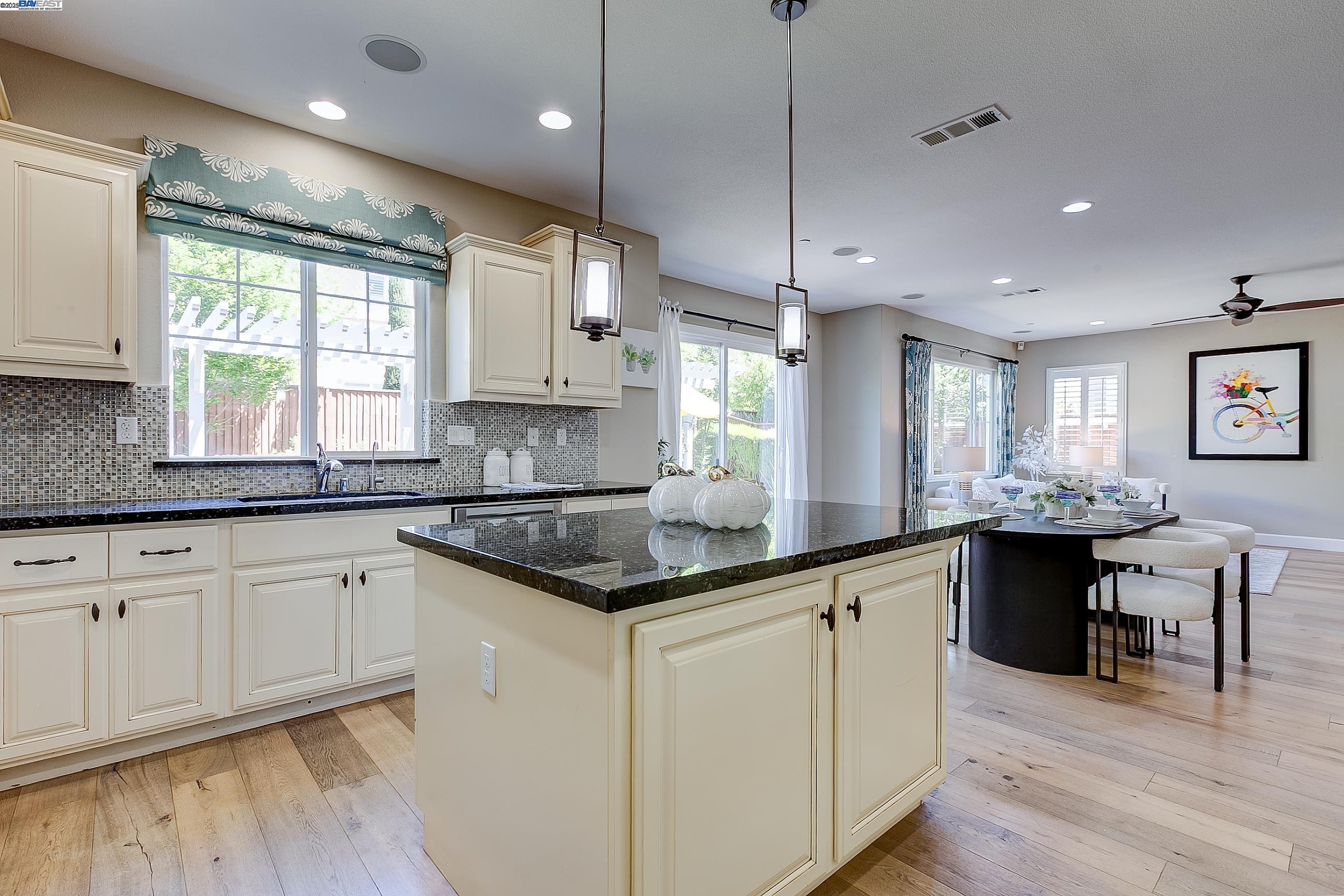 Detail Gallery Image 37 of 60 For 3956 Jordan Ranch Dr, Dublin,  CA 94568 - 5 Beds | 3 Baths