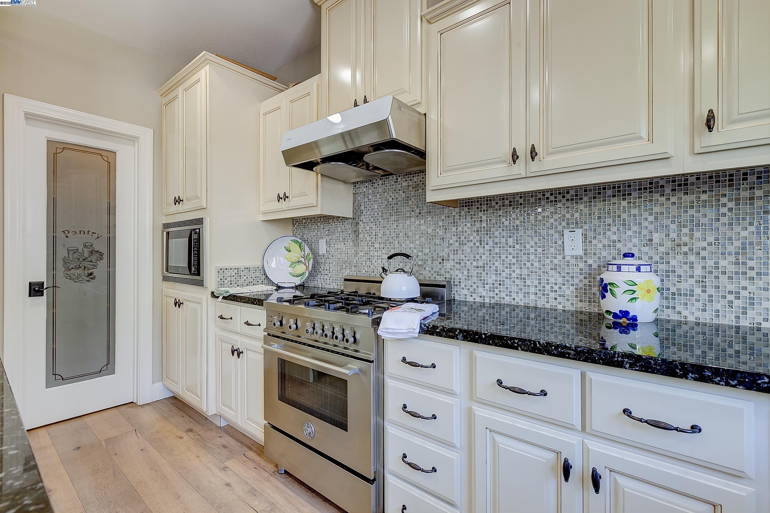 Detail Gallery Image 39 of 60 For 3956 Jordan Ranch Dr, Dublin,  CA 94568 - 5 Beds | 3 Baths