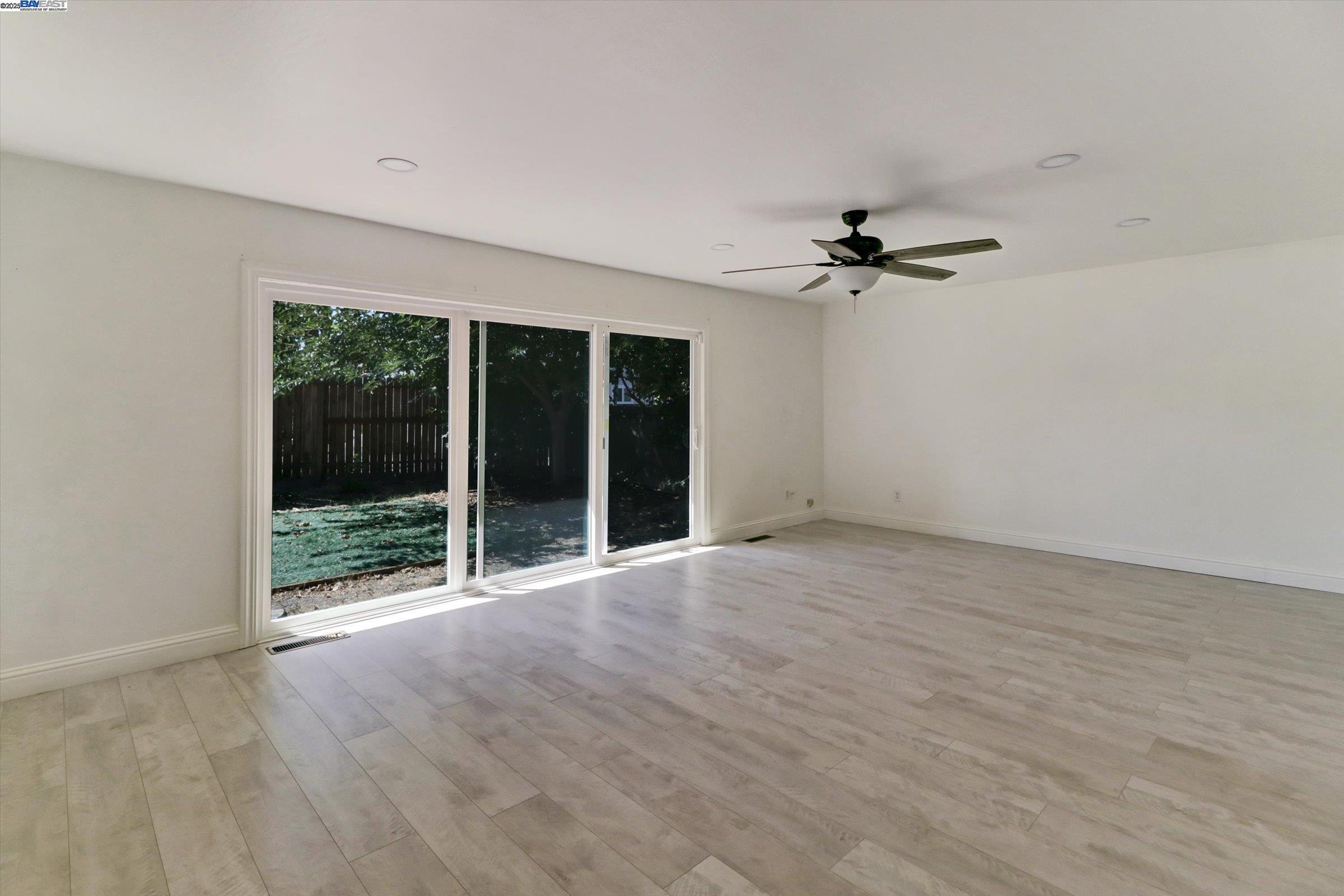 Detail Gallery Image 2 of 25 For 3524 Longview Rd, Antioch,  CA 94509 - 4 Beds | 2 Baths
