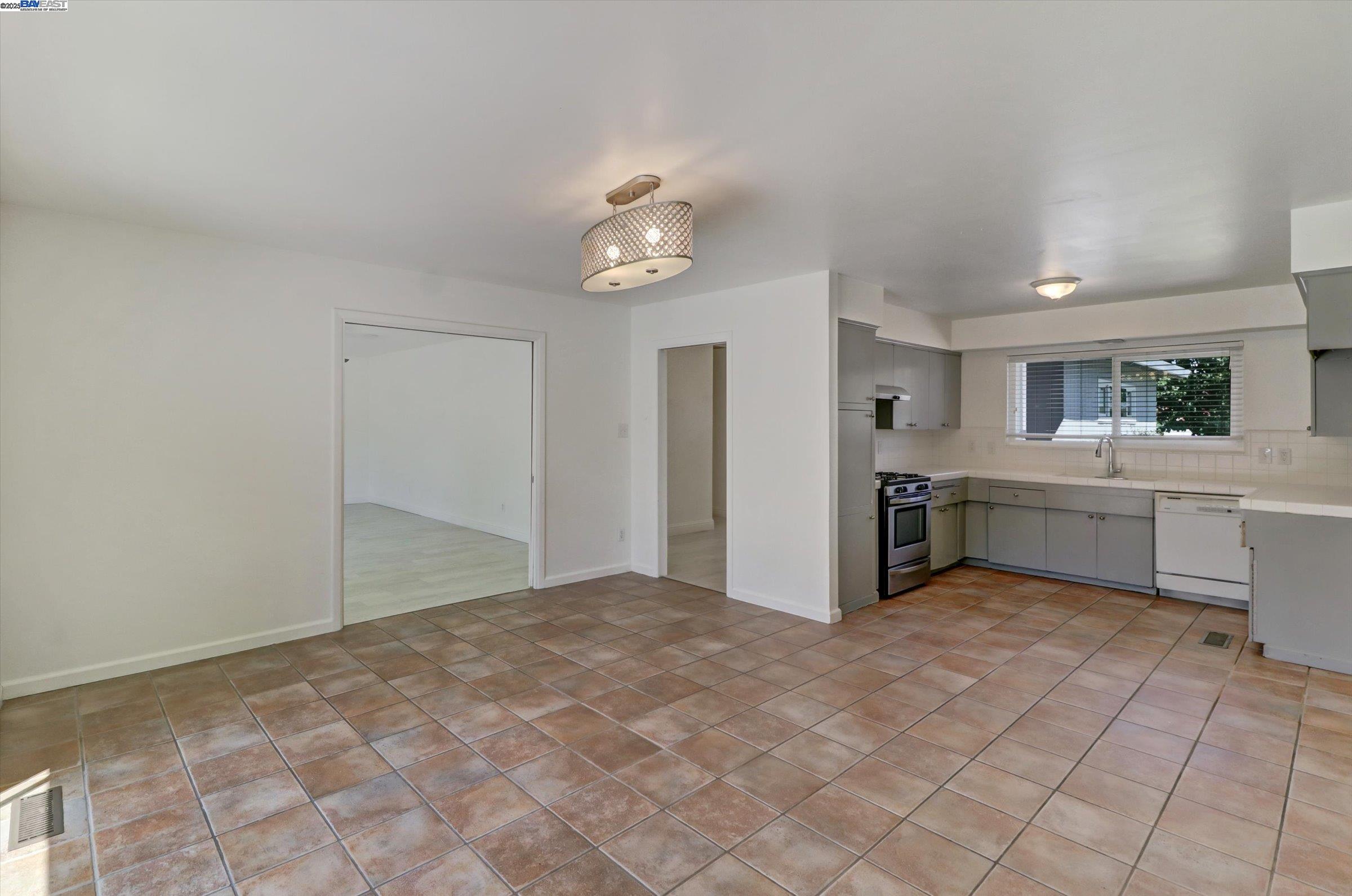 Detail Gallery Image 23 of 25 For 3524 Longview Rd, Antioch,  CA 94509 - 4 Beds | 2 Baths