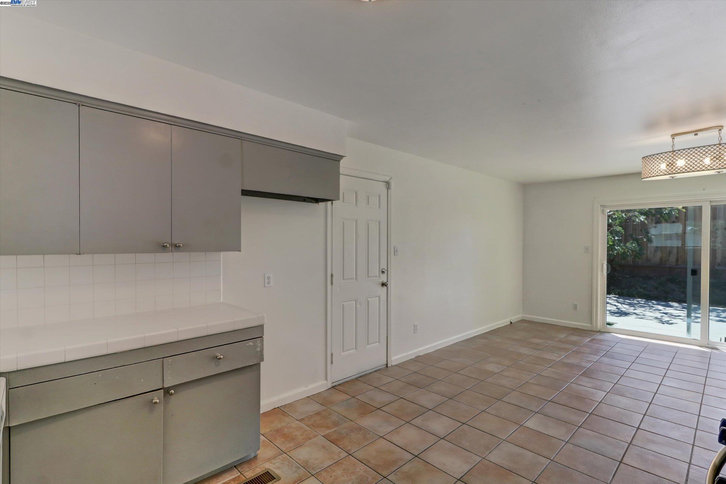 Detail Gallery Image 6 of 25 For 3524 Longview Rd, Antioch,  CA 94509 - 4 Beds | 2 Baths