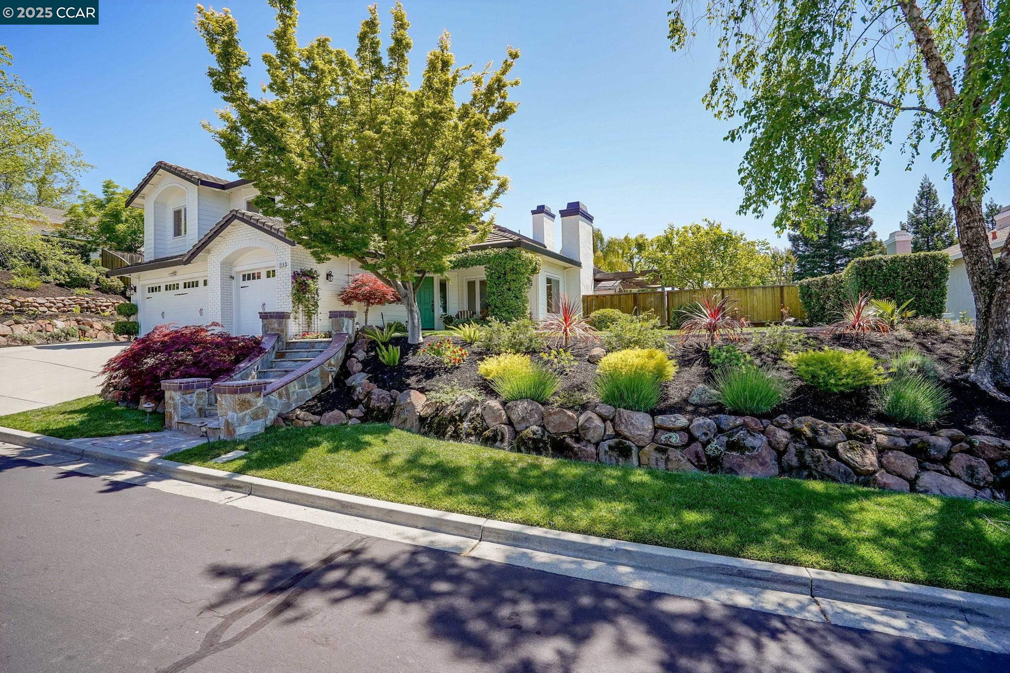 Detail Gallery Image 1 of 42 For 219 Nottingham Pl, Danville,  CA 94506 - 4 Beds | 3 Baths